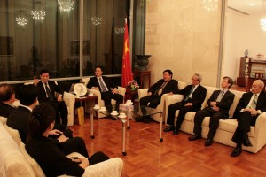 100331_DinnerConsulGeneral