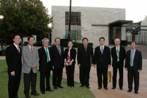 100331_DinnerConsulGeneral(4)