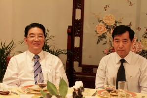 100331_DinnerConsulGeneral(5)