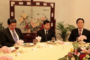 100331_DinnerConsulGeneral(9)